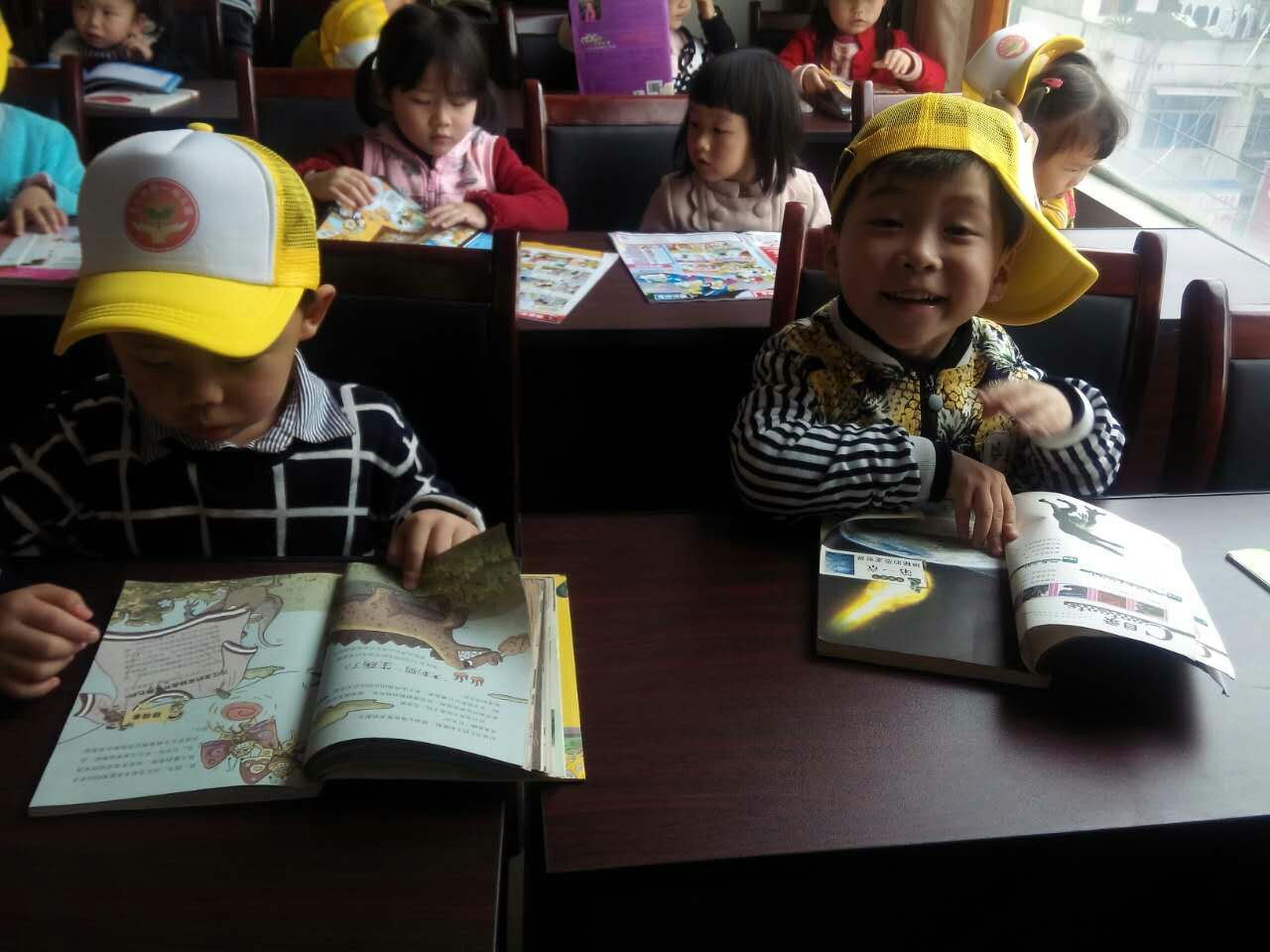 8、我阅读我快乐。